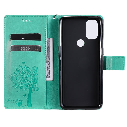 Horizontal flip closure with magnetic holder on tree cat pattern case