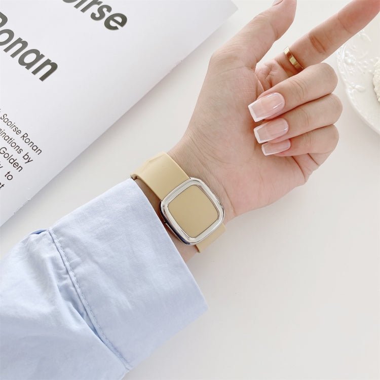 Modern Style Silicone Replacement Strap Watchband For Apple Watch Series 6 & SE & 5 & 4 44mm / 3 & 2 & 1 42mm, Black Buckle, Rose Gold Buckle, Silver Buckle