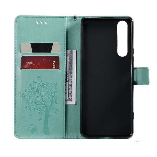 Tree cat pattern front cover detail with magnetic closure for secure protection