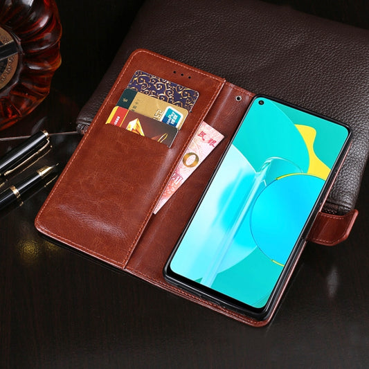 Sleek brown leather flip case for iPhone SE 2020 with magnetic closure detail