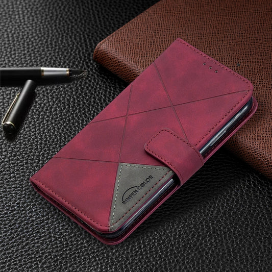Samsung Galaxy A51 case with photo frame slot and card storage demonstration