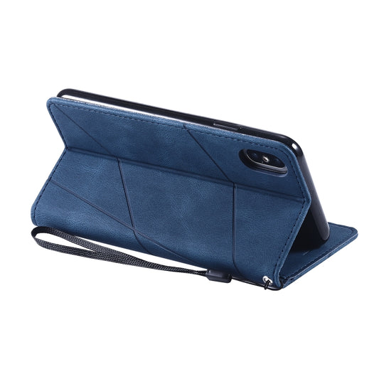 Closed case view demonstrating secure horizontal flip closure mechanism