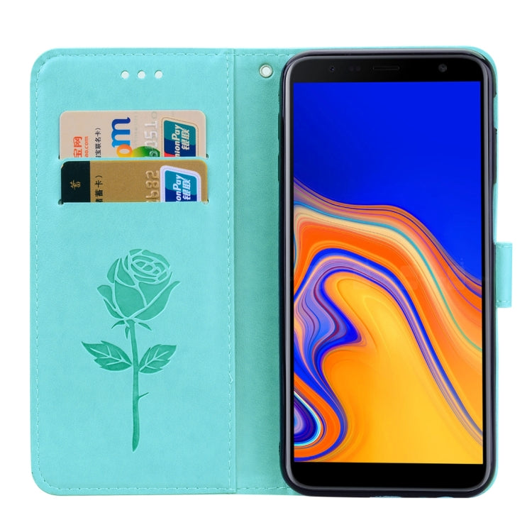 Étui à rabat horizontal en cuir PU avec motif rose en relief pour Samsung Galaxy J6 Plus, avec support, emplacements pour cartes et portefeuille.