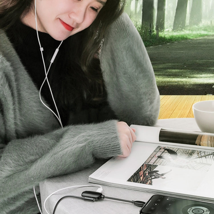 8 Pin to 8 Pin Charging Interface + 8 Pin Earphone Interface + 3.5mm Audio Interface Earphone Adapter, Silver, Black, Pink, Gold, Red